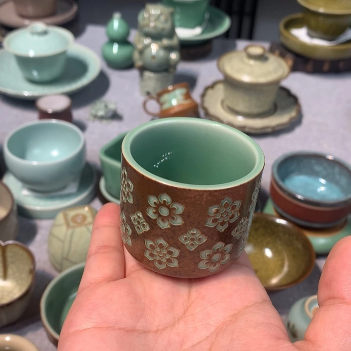 龙泉青瓷宝相花杯杯
