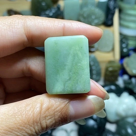 未镶嵌和田玉（糖玉）珠宝半成品