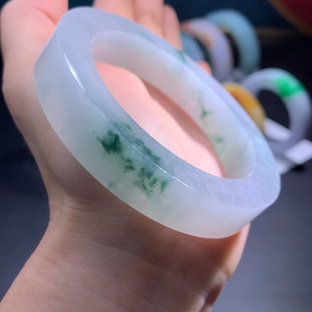 未镶嵌冰种飘花定制翡翠