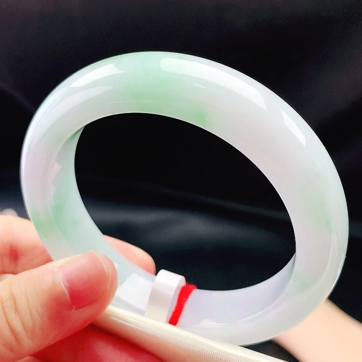 翡翠未镶嵌手镯52圈