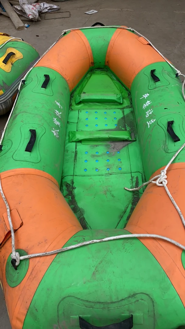 2.4长充气船放网放笼，有使用痕迹