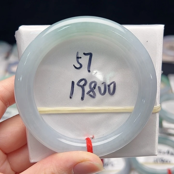 翡翠未镶嵌手镯（圆镯）