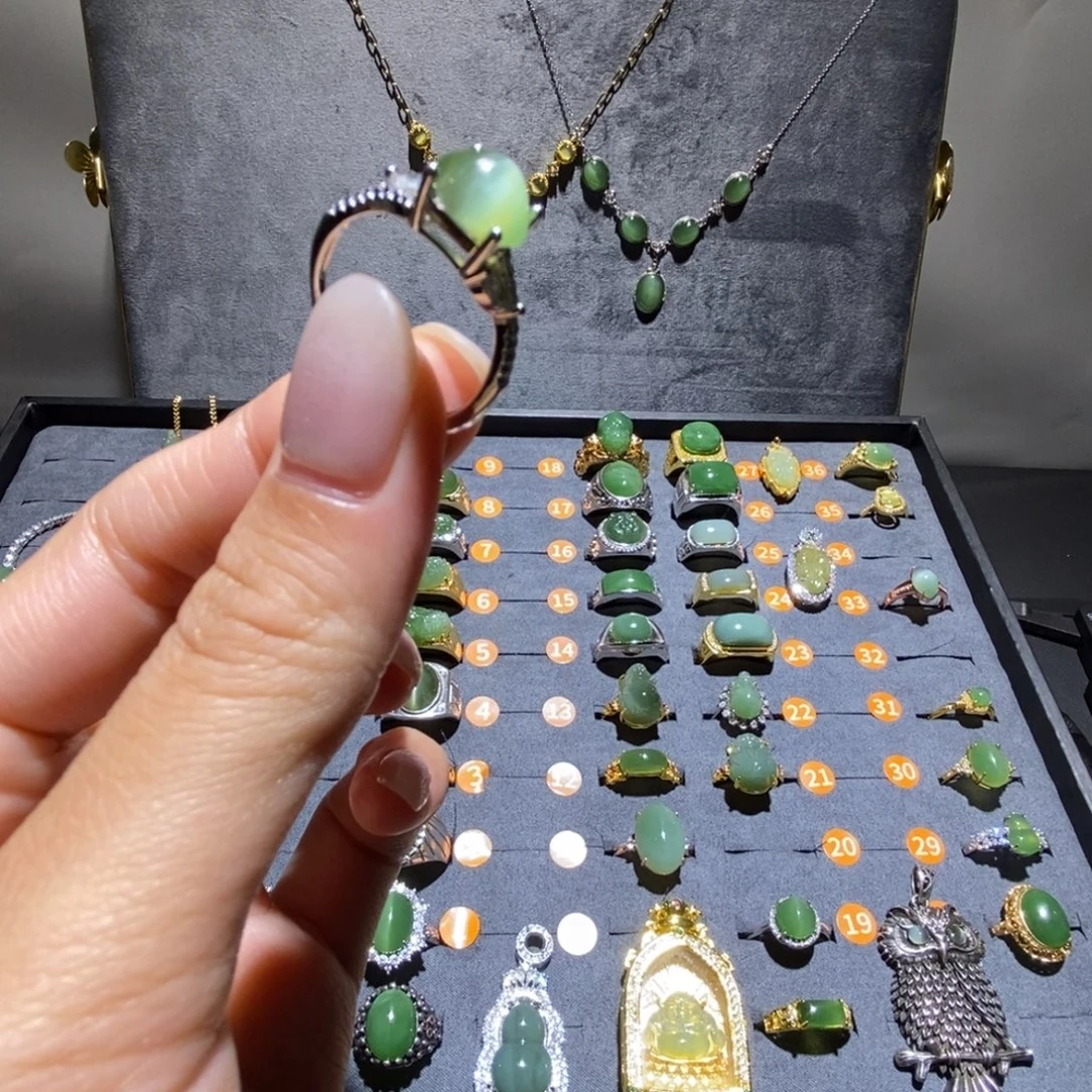 千***牵和田玉未镶嵌戒指