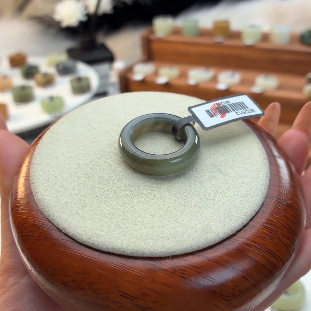 和田玉未镶嵌戒指蓝糖泥鳅背18.3mmj24