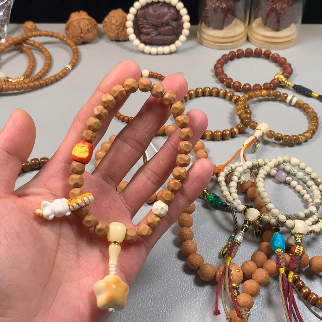 猴头核桃吊坠。。。。。。。。。。