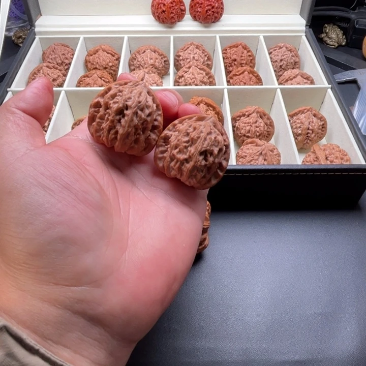 吊坠文玩核桃三角白