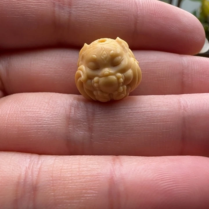 胖****石英质玉未镶嵌配饰