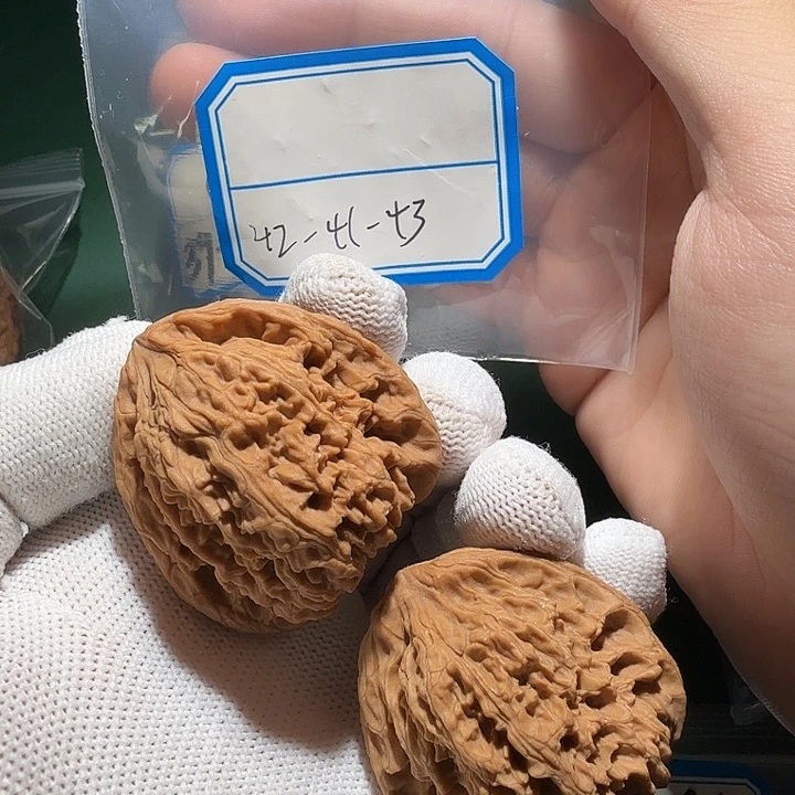 文玩核桃吊坠南疆68