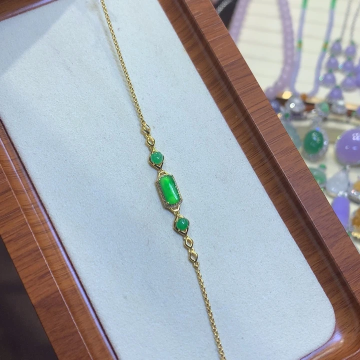 颈饰18K金镶嵌翡翠翡翠