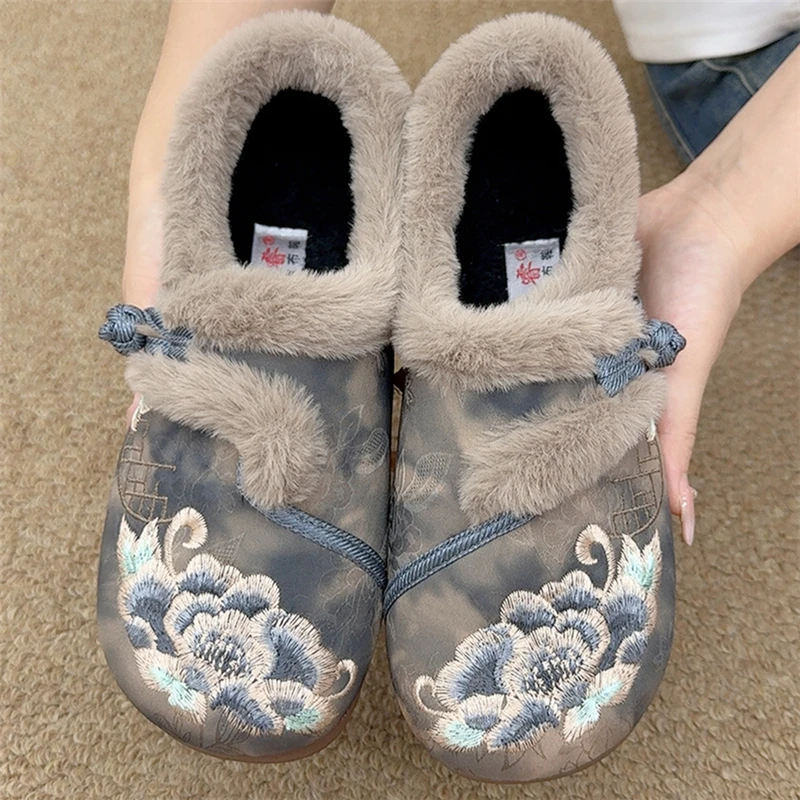 冬季老北京布鞋女棉鞋加绒洋气妈妈棉鞋民族风轻便耐磨奶奶绣花鞋