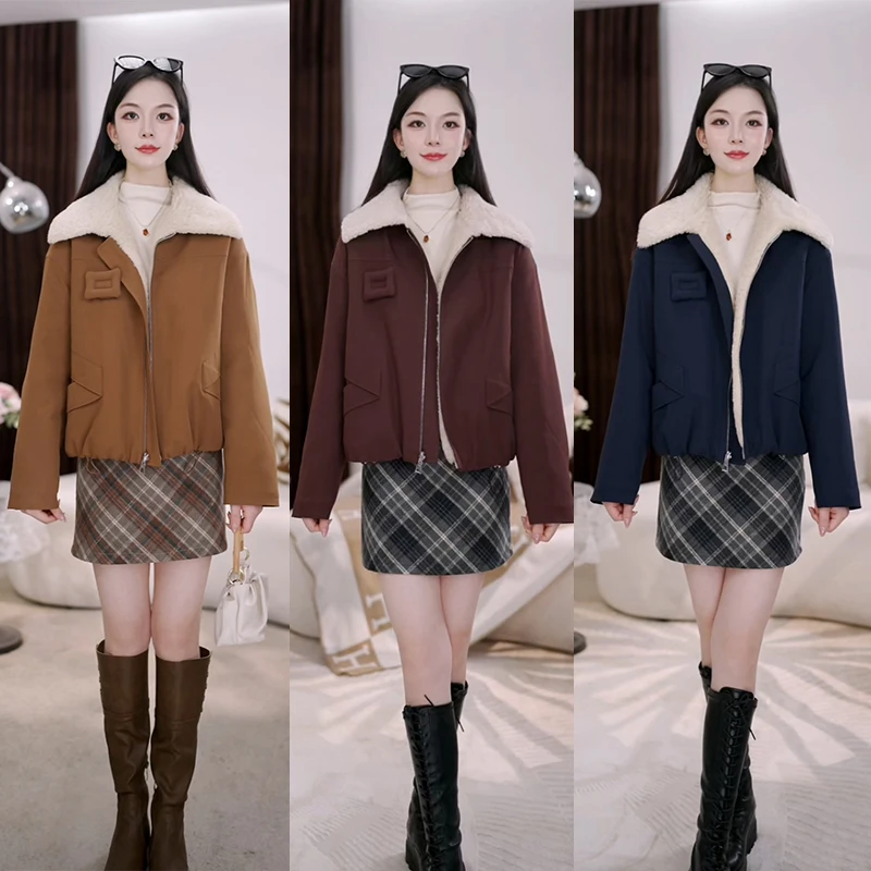 2025年秋冬新款设计师气质短款复合皮毛一体女士时尚两面可穿外套