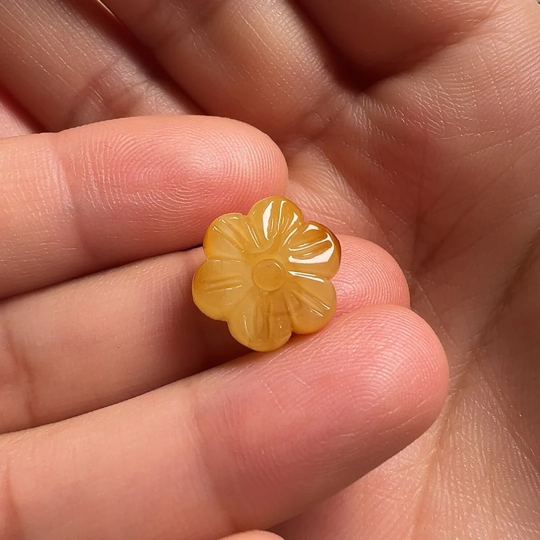 蜜蜡颈饰未镶嵌梅花（打孔不退换）