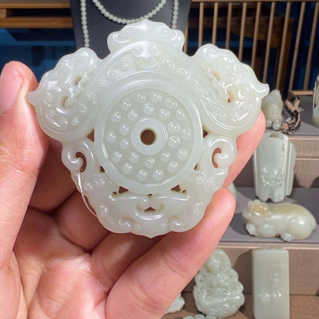 和田玉（糖玉）未镶嵌颈饰