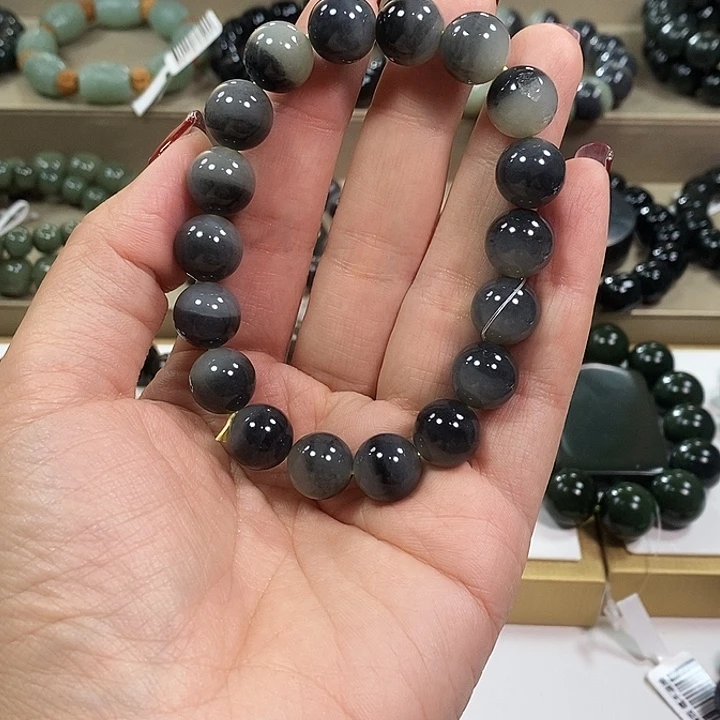 和田玉颈饰未镶嵌长**性