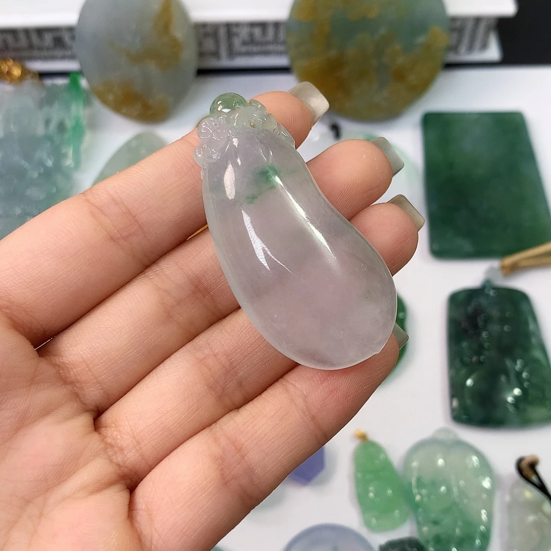 翡翠未镶嵌颈饰大福瓜