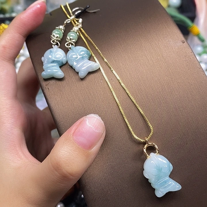 翡翠未镶嵌挂件天然缅甸翡翠