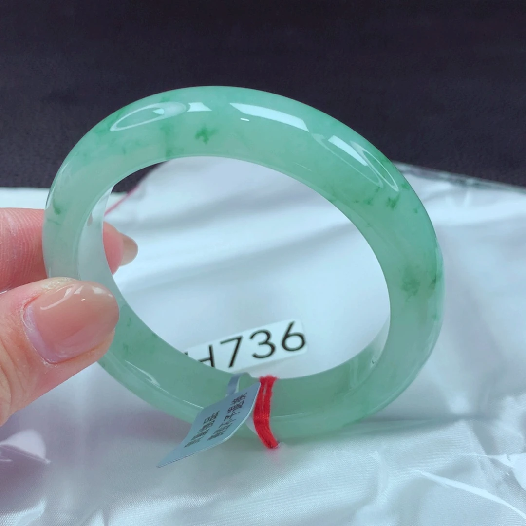 翡翠手镯未镶嵌手镯88