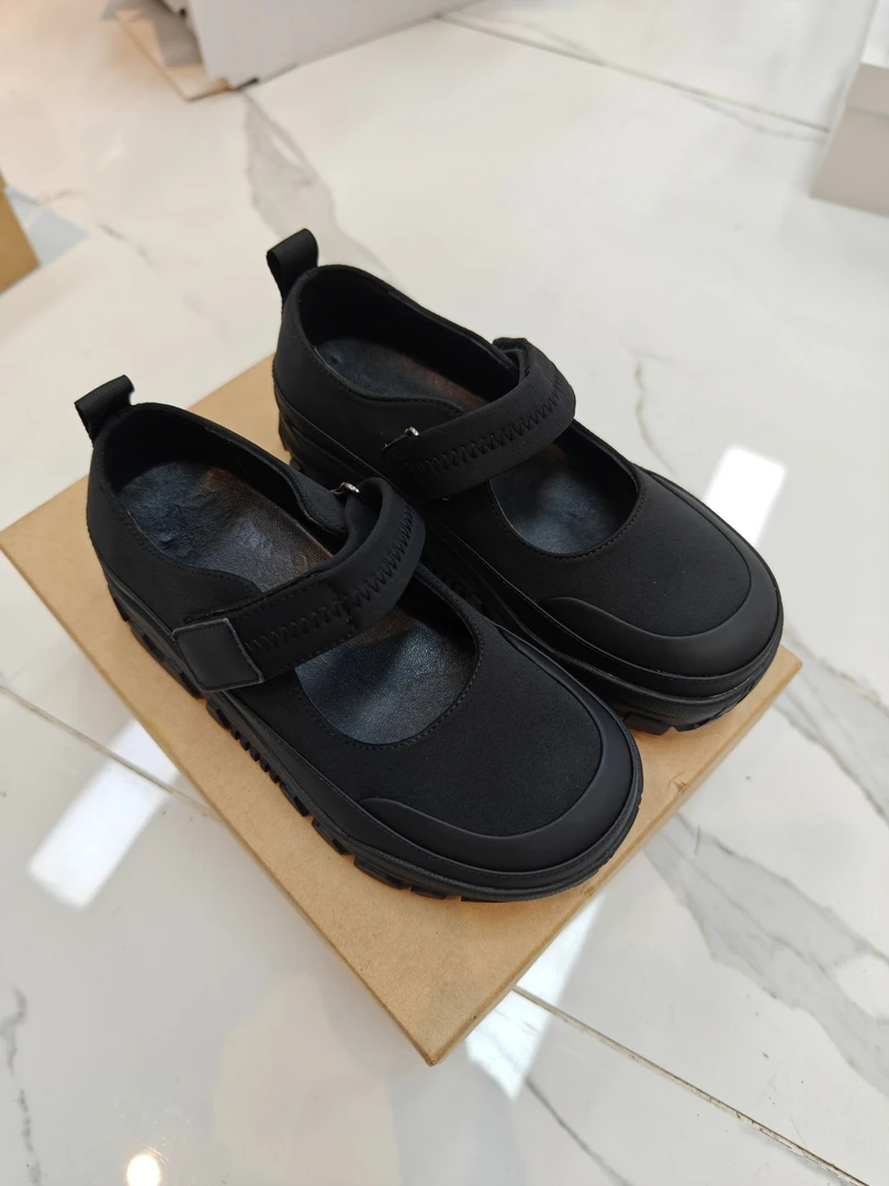 老王甄选 夏季新款 时尚休闲纯色厚底女士玛丽珍鞋