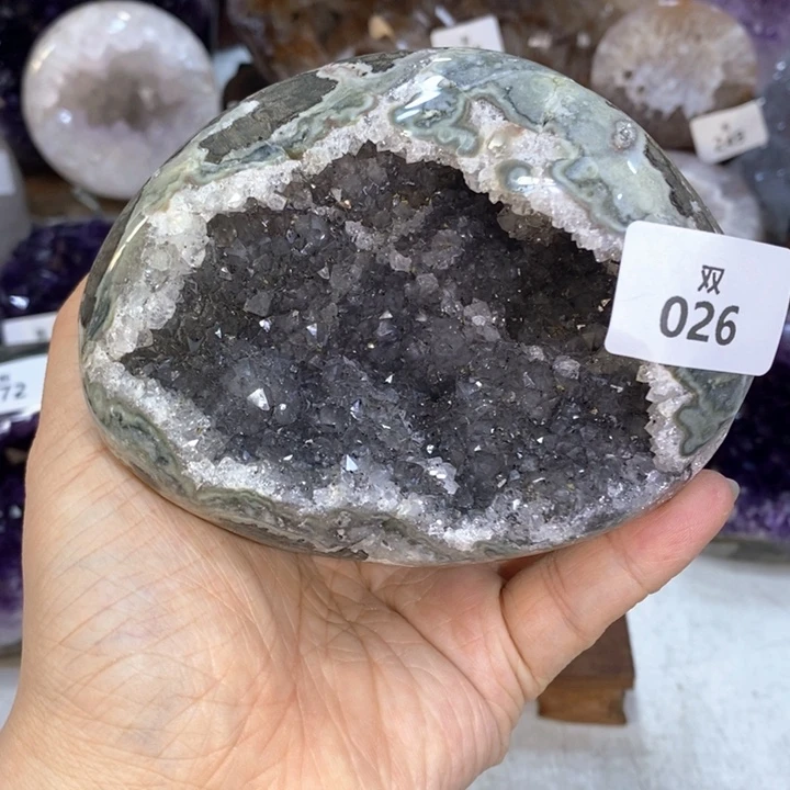 未镶嵌水晶大型摆件（非配饰）