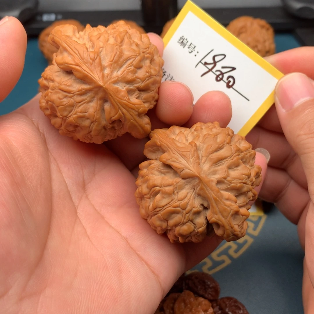 文玩核桃把件52全品龙鼎1980