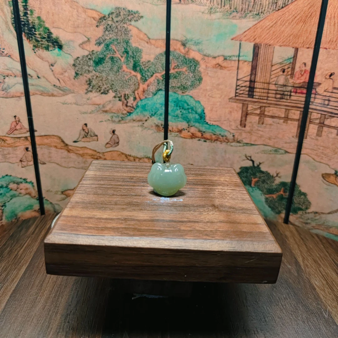 N和田玉平安锁吊坠3800