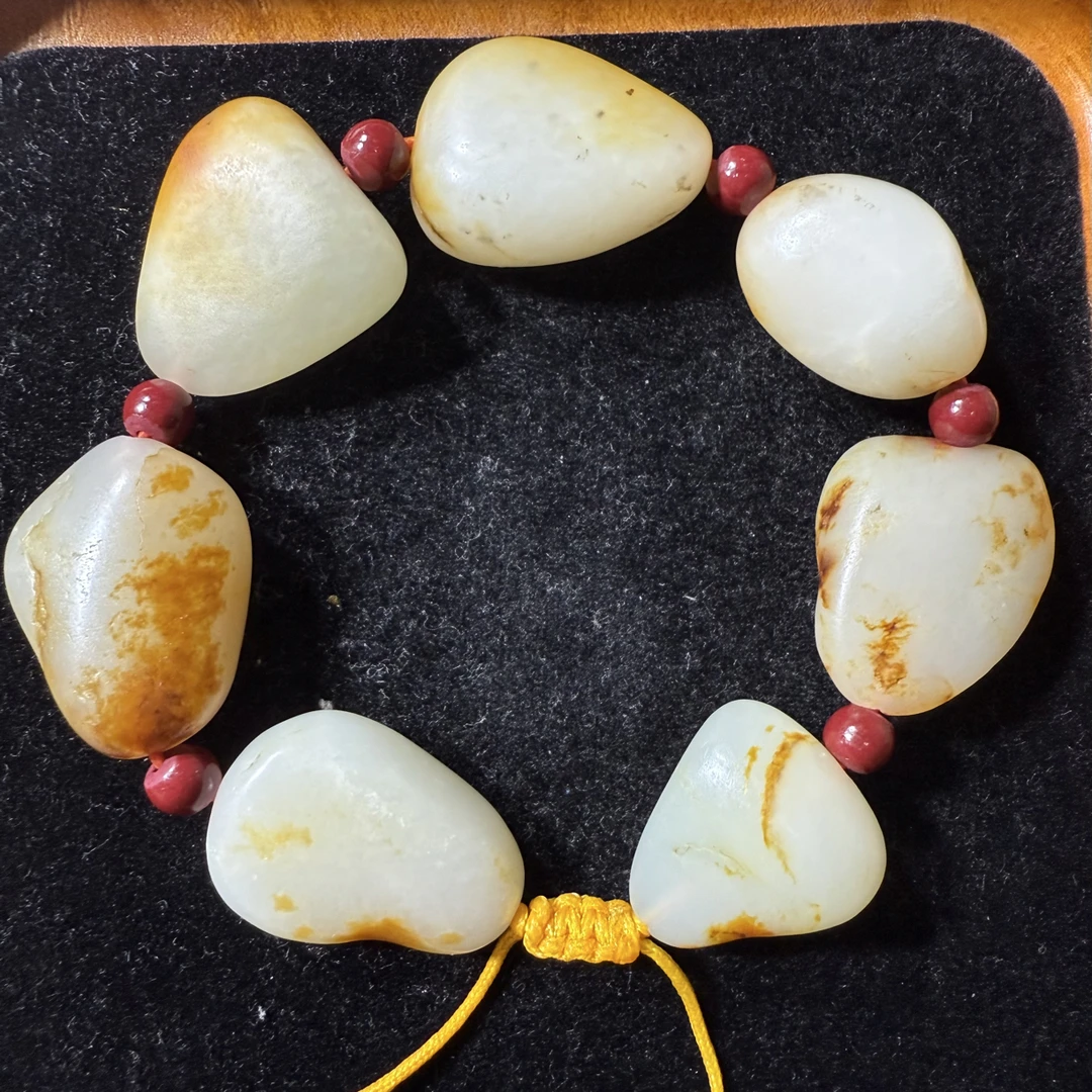 新疆和田玉红皮白肉微修手串80.8克