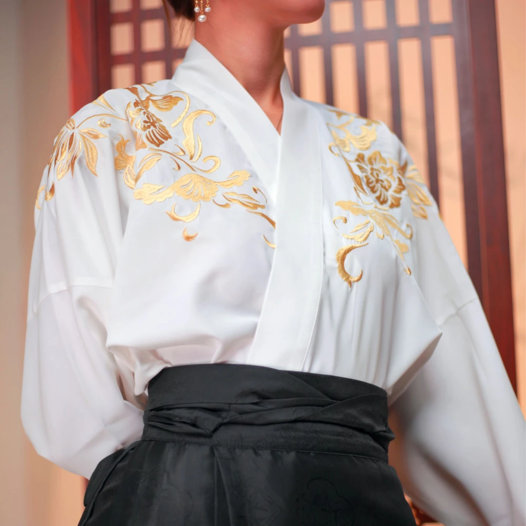 交领金色刺绣上衣-马面裙上衣