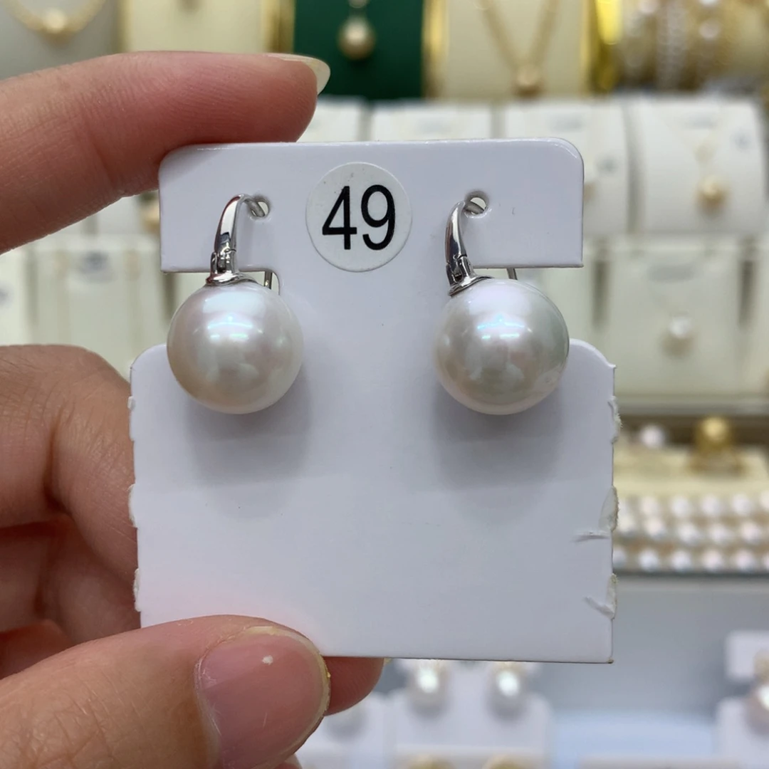18K金镶嵌淡水珍珠耳饰