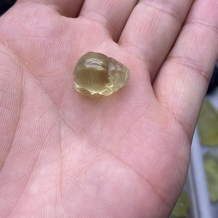 玻璃非金属利比亚貔貅