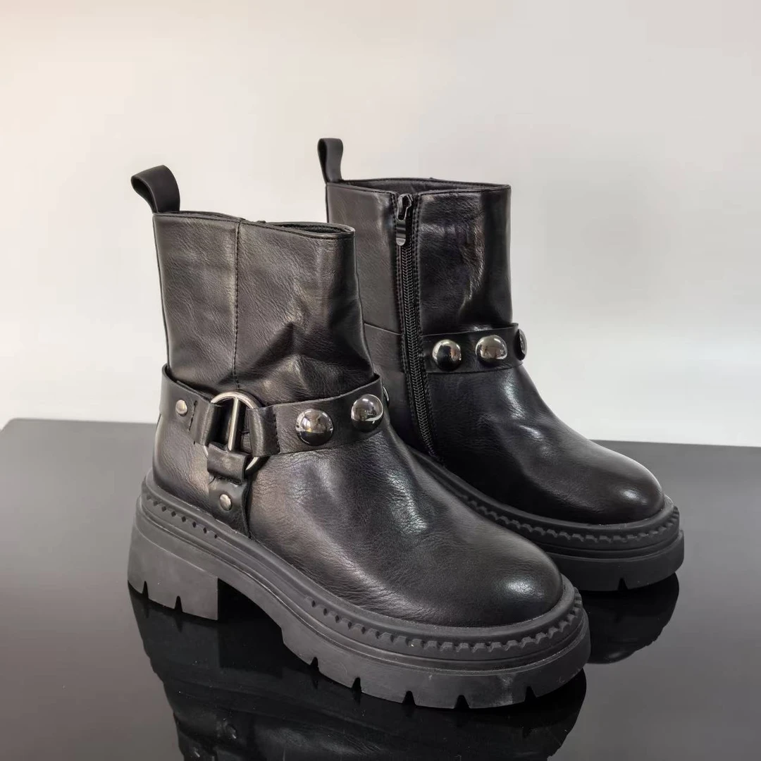 秋冬新款马丁靴时尚百搭厚底短靴英伦风女鞋  0559