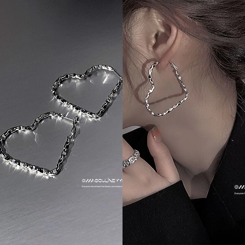 铜合金耳饰 精致百搭气质yyds 辣妹气质不规则爱心大耳环耳饰女