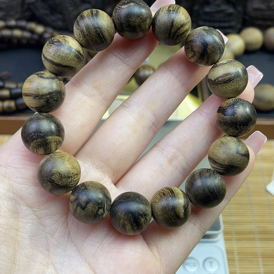 东***旭沉香手串芽庄白奇