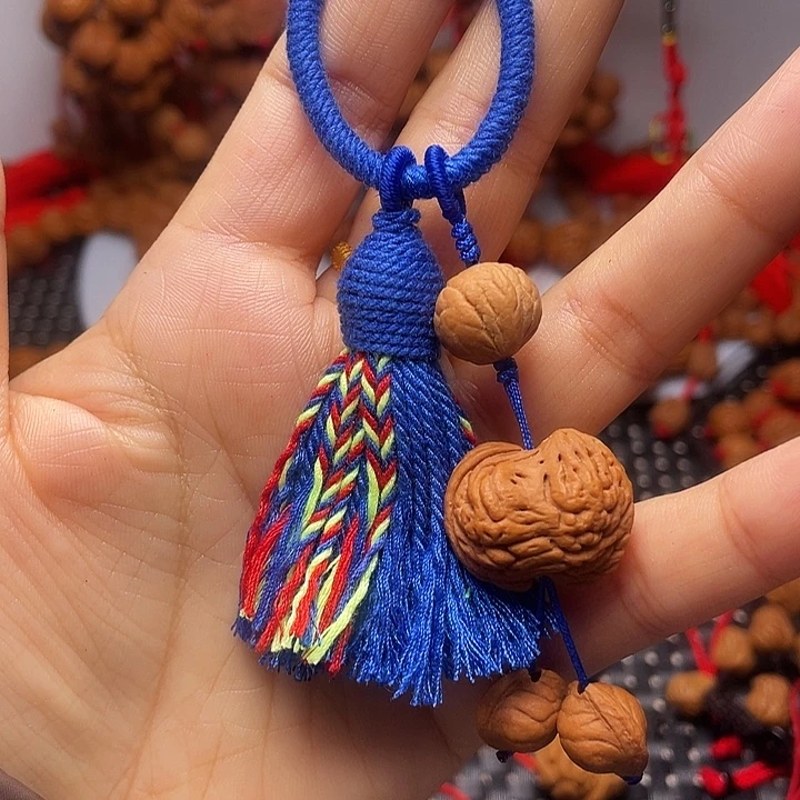 木质类龙纹桃枭挂件