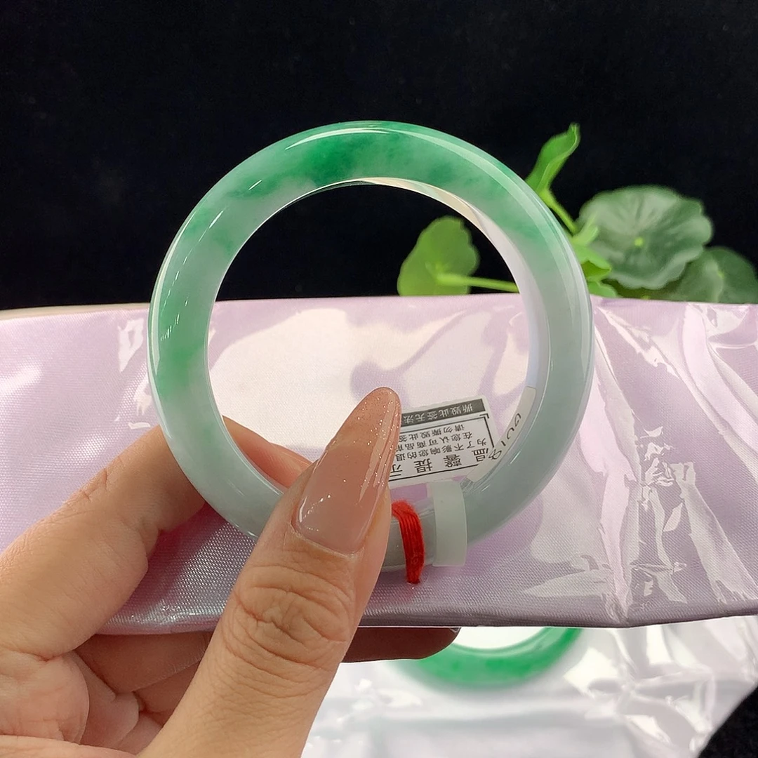 翡翠未镶嵌手镯正56.7