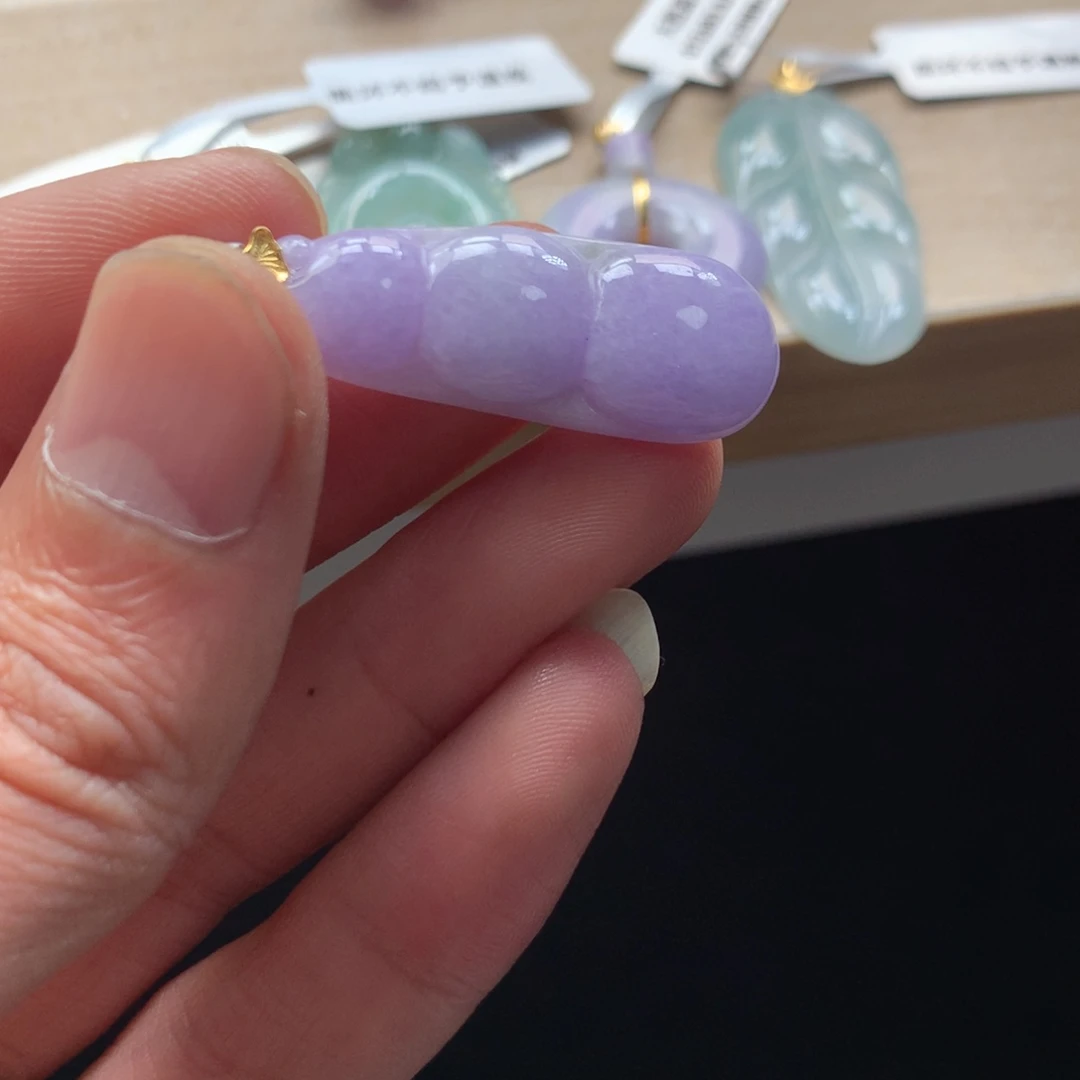 颈饰未镶嵌翡翠吊坠