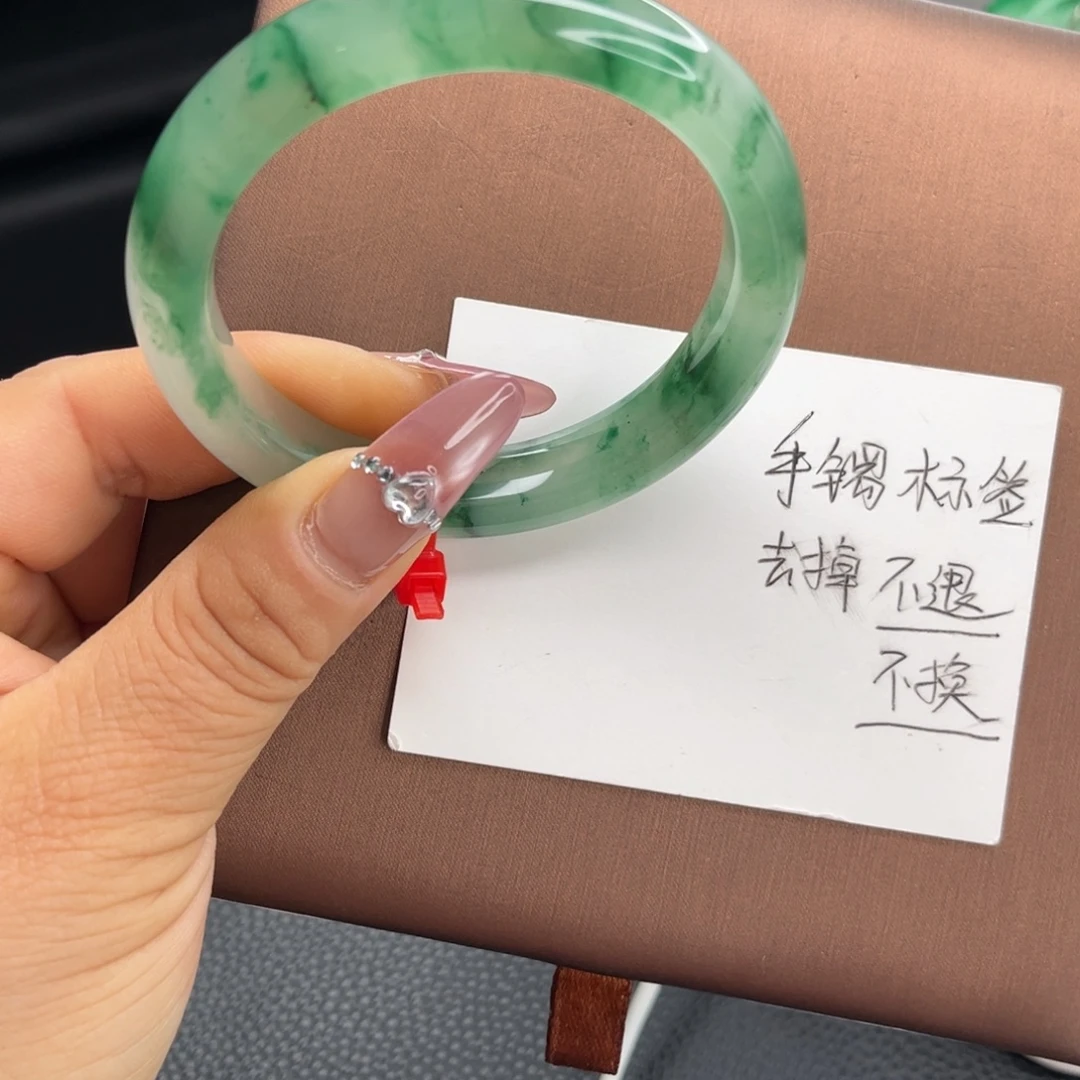 石英质玉未镶嵌手镯非洲翠