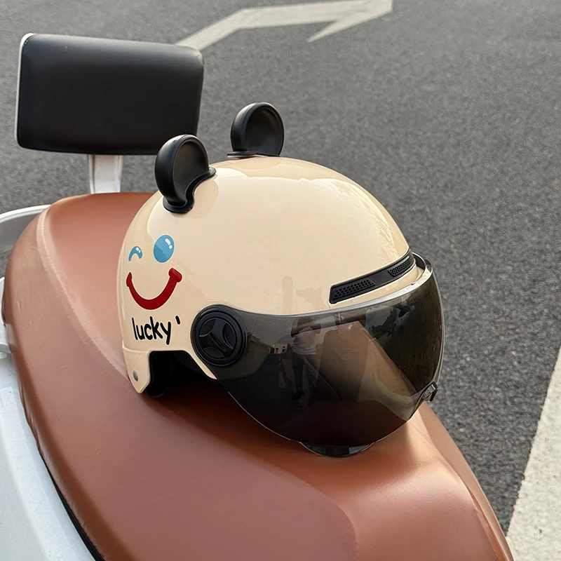 3C认证新国标电动车摩托头盔可爱男女通用防晒遮阳防寒骑行安全帽