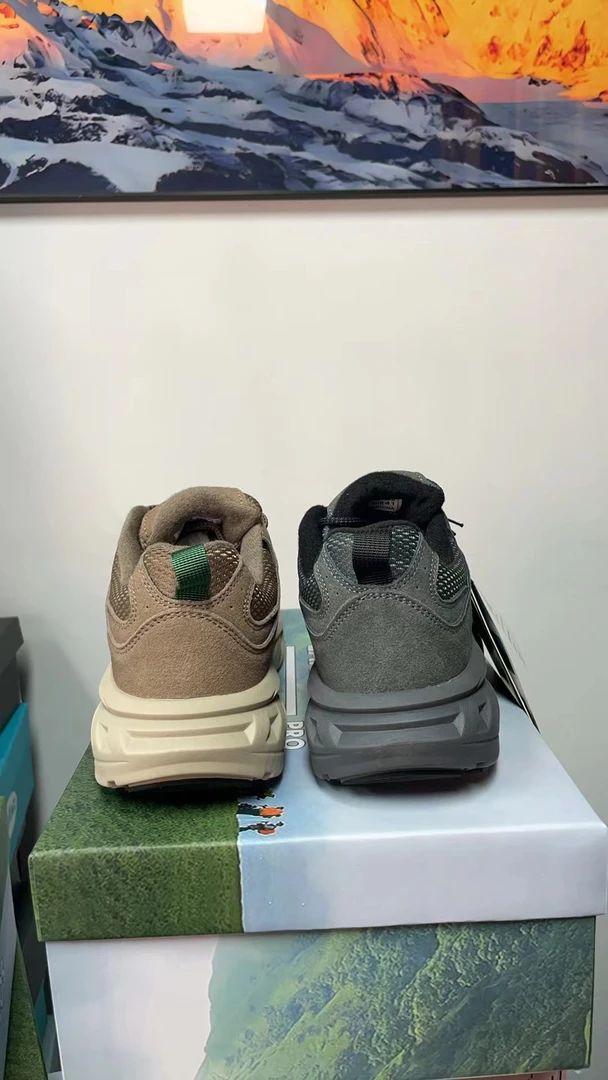 出口澳洲原单春季新款户外徒步休闲鞋男超轻百搭牛皮耐磨登山鞋