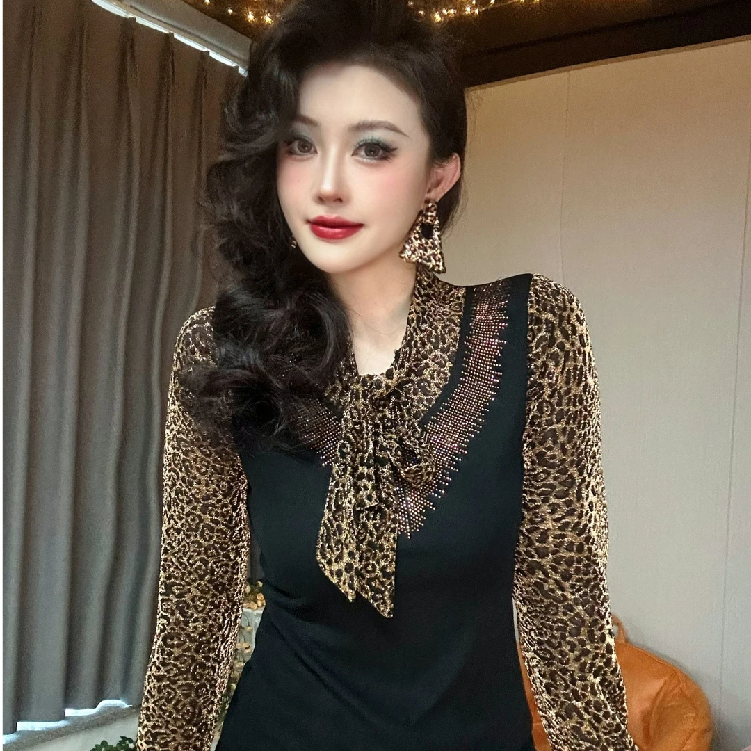 【断码破价】圆领豹纹领结爆款洋气时尚重工烫钻长袖打底衫女8046