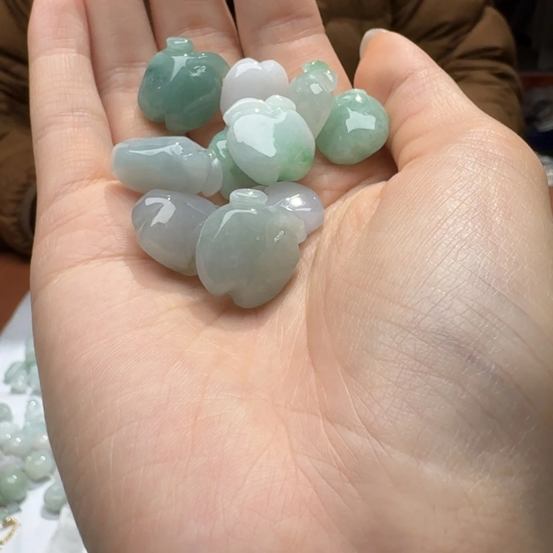 未镶嵌挂件翡翠福利1个，不包邮，拍一单邮费发货