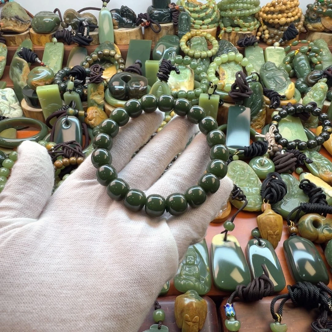 春***雨岫岩河磨玉（透闪石质玉）未镶嵌手链