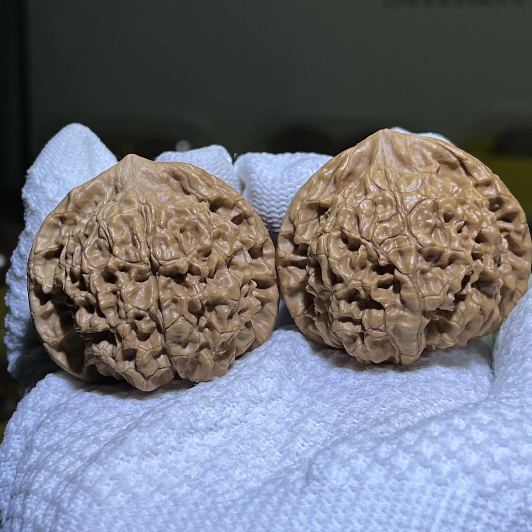 精品文玩核桃-全品精对矮桩满肉王勇管帽文玩核桃