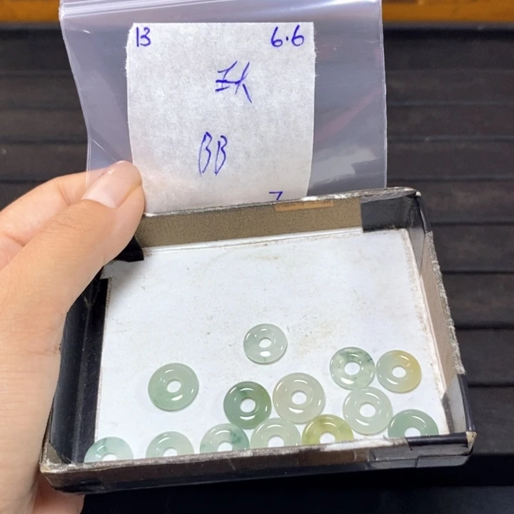 定制翡翠未镶嵌王*媚