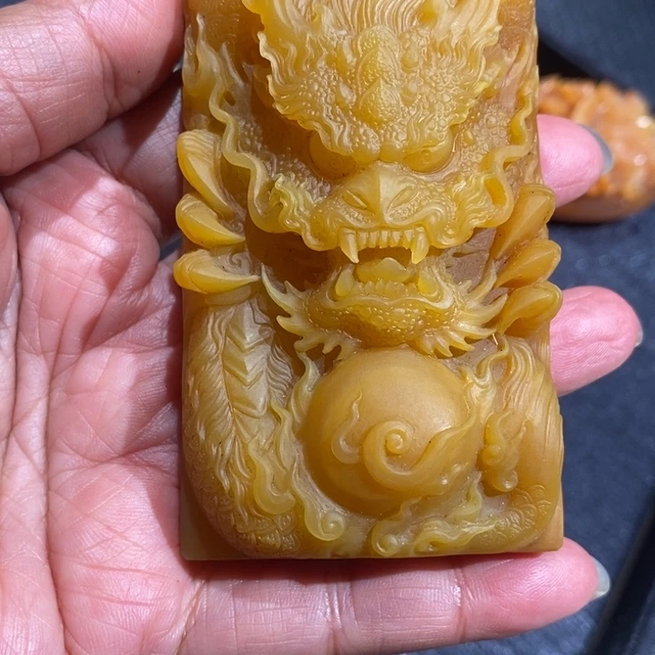 石英质玉（黄龙玉）未镶嵌挂件