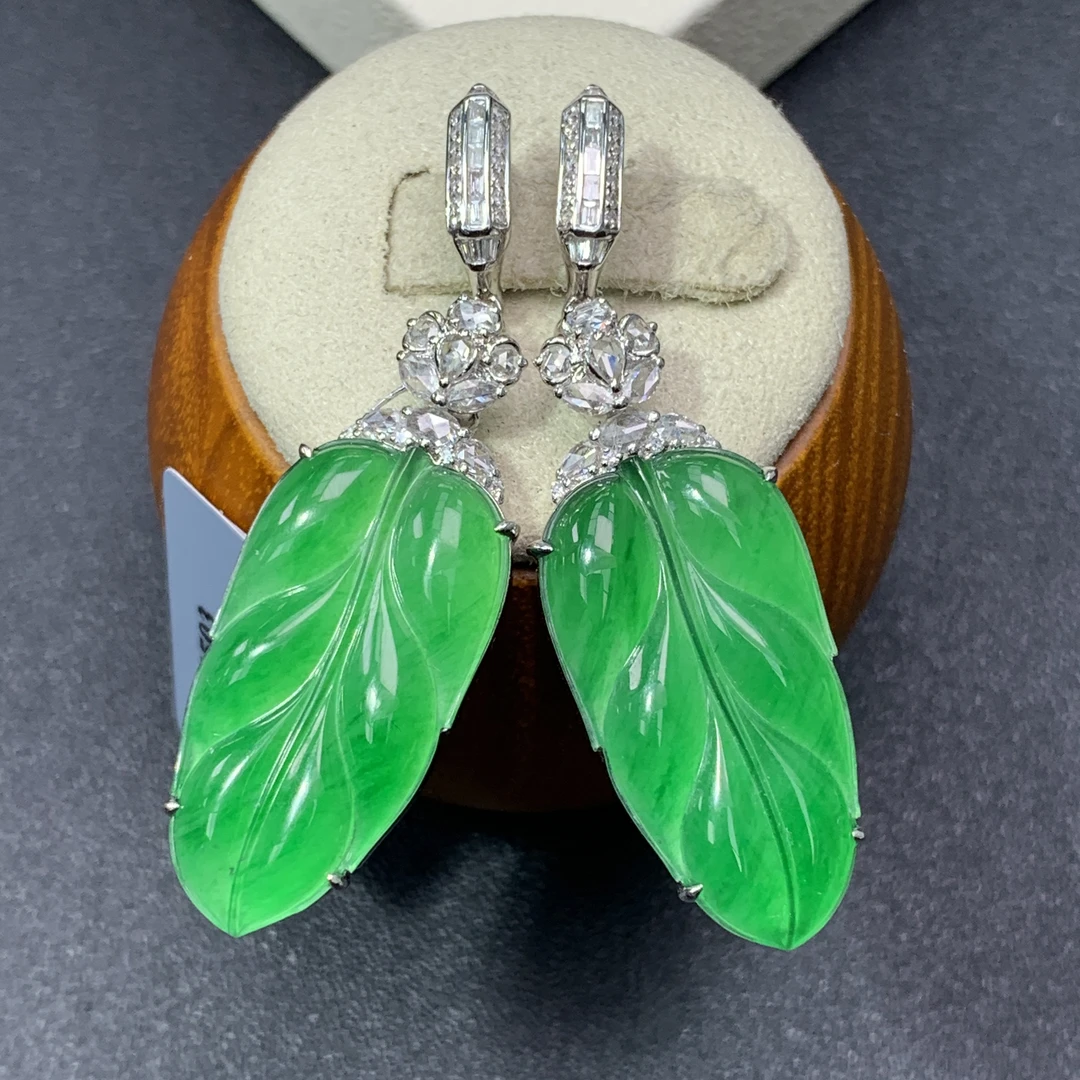 新品推荐·18K金冰种阳绿叶子缅A翡翠玉石耳饰耳包款百搭满绿