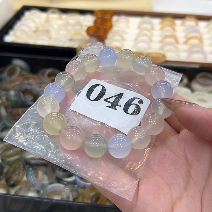 胡***丁玛瑙/玉髓合金戒指46卡13