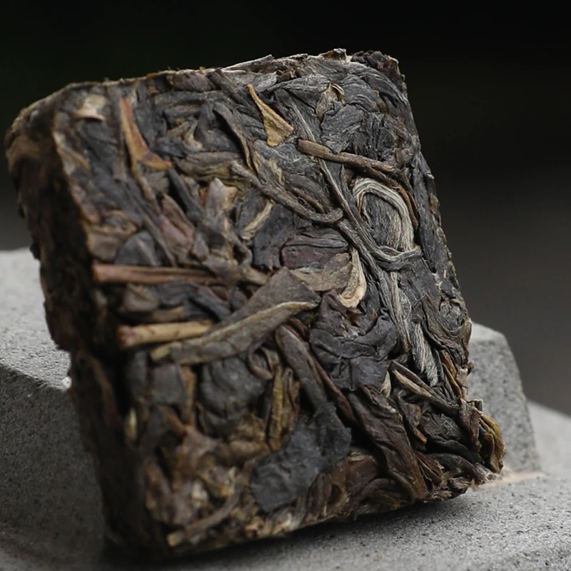 高黎贡山 2012年小薄片 古树普洱生茶 8克*20片茶叶