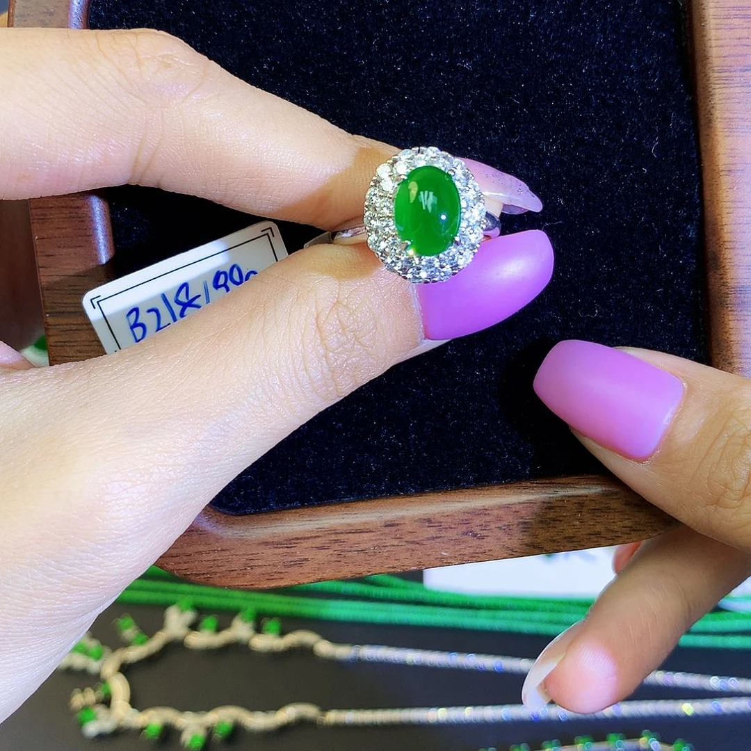 翡翠戒指银S925镶嵌天然翡翠戒指