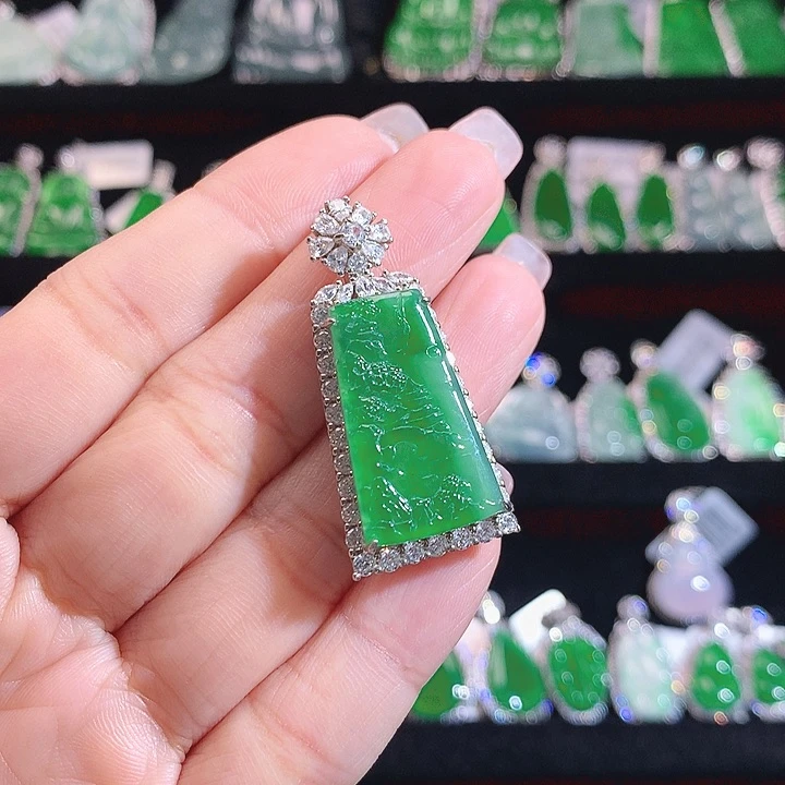 【闪购商品】颈饰银S925镶嵌翡翠