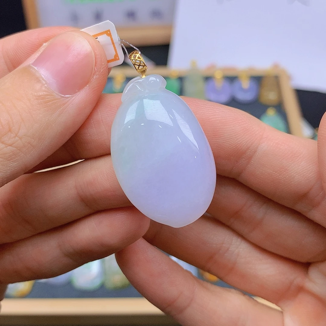 翡翠18K金镶嵌颈饰翡翠